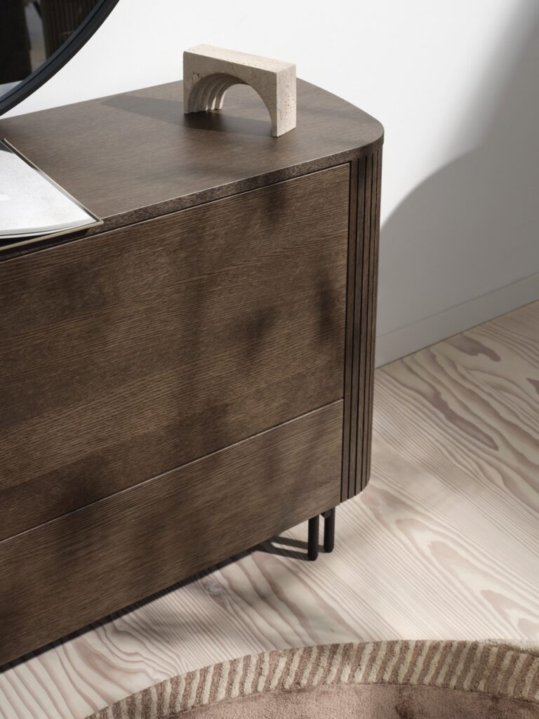 BoConcept_1_2025_72dpi-10-Duzy-768x1024 Trzy trendy wnętrzarskie nadające ton w 2025 roku