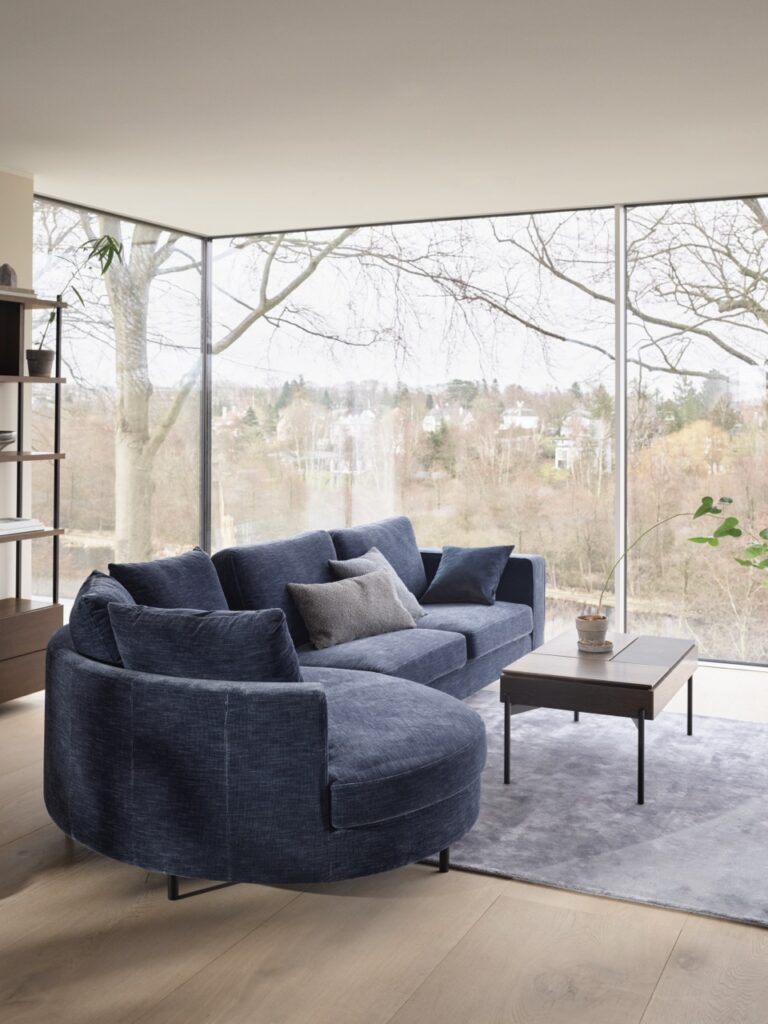 BoConcept_1_2025_72dpi-7-Duzy-768x1024 Trzy trendy wnętrzarskie nadające ton w 2025 roku