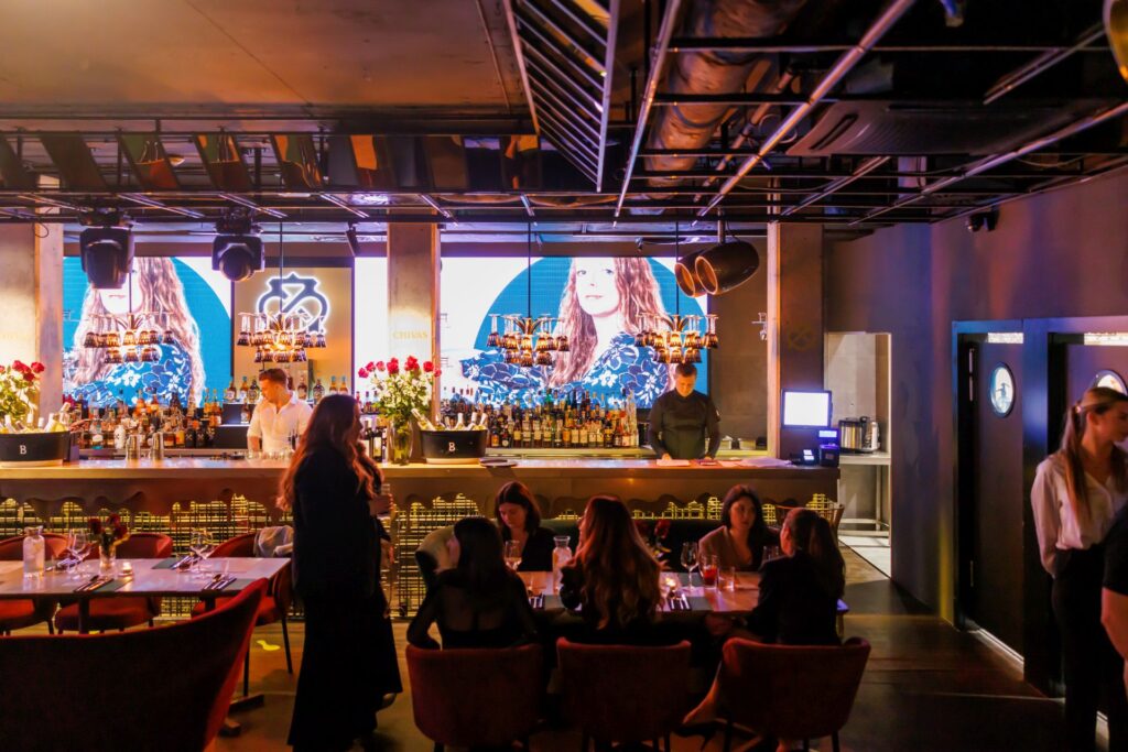 OKK_PR_GDANSK_SASSY-118-1024x683 Architektura smaku. Wnętrza restauracji SASSY.