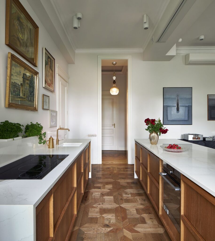 11-915x1024 Z charakterem i artystyczną nonszalancją. Zaglądamy do mieszkania autorstwa Joanny Kulczyńskiej.