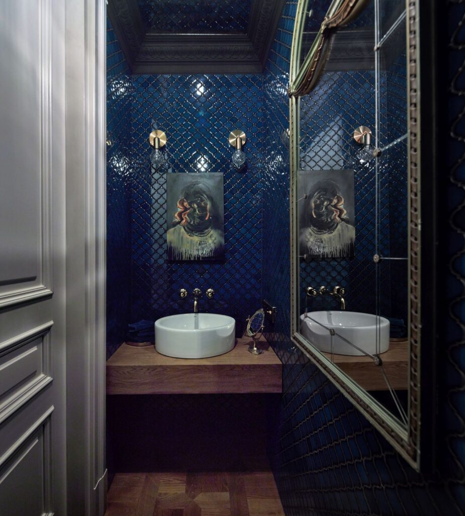 13-923x1024 Z charakterem i artystyczną nonszalancją. Zaglądamy do mieszkania autorstwa Joanny Kulczyńskiej.