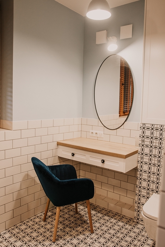 Aranzacja-inspirowana-stylem-angielskim_Aleksandra-Kowalska-Wnetrzagram-fot.-Rzucam-okiem_Luxrad-19 Aranżacja kuchni i łazienek inspirowana stylem angielskim - zaskakujące akcenty w odcieniach niebieskiego