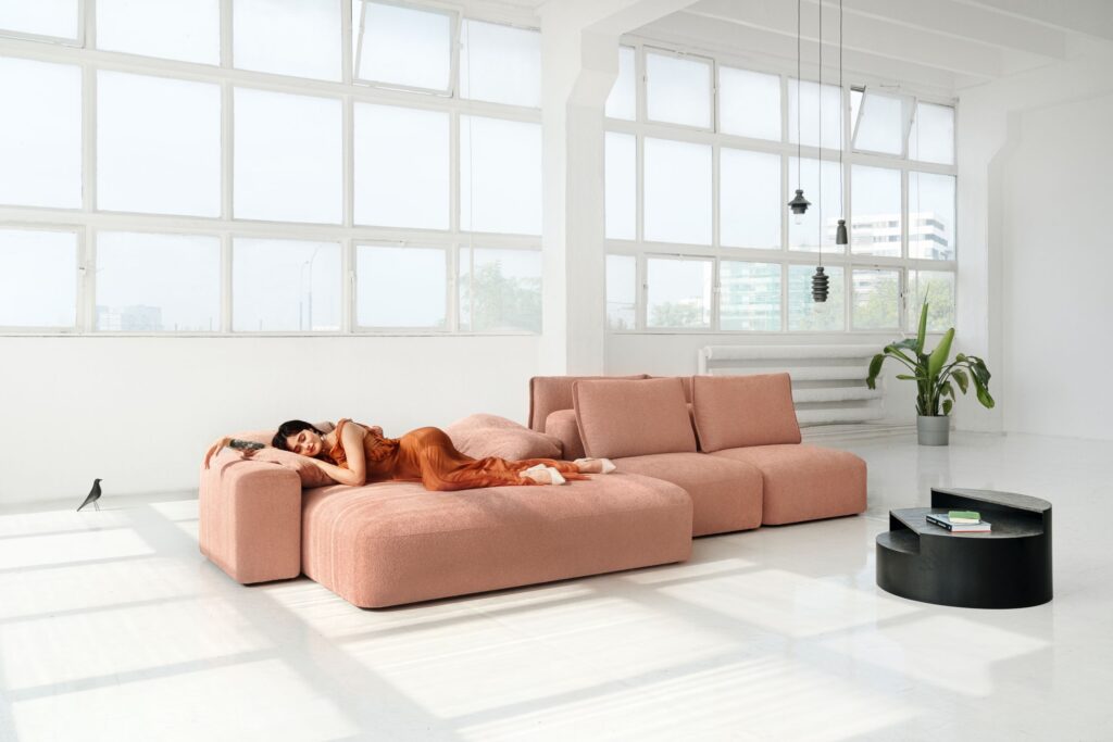 Dune-i-Tondo-1024x683 Meble Bizzarto triumfują w German Design Award 2025