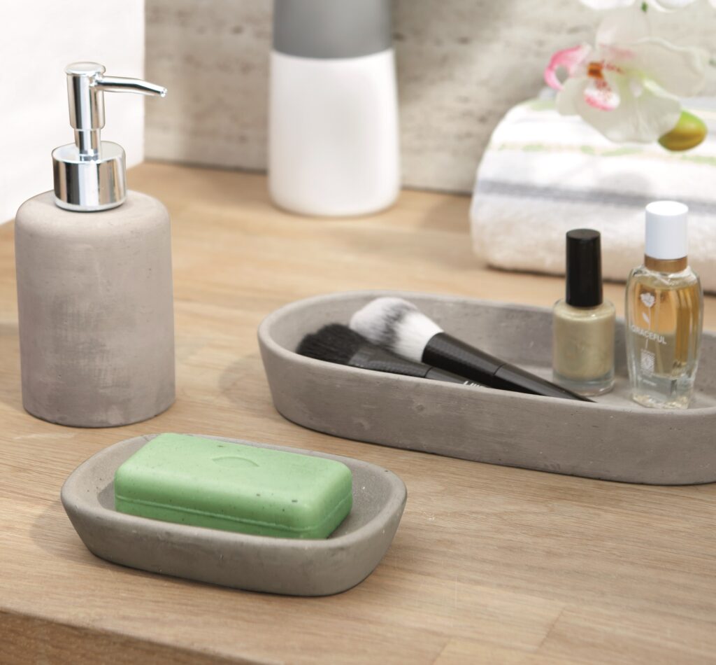 KiK_zestaw_lazienkowy_cena_3499-1024x950 Metamorfoza łazienki bez remontu