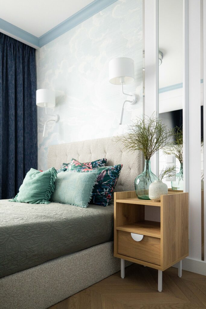 6J1A9566-683x1024 Stylowa przytulność z akcentami nowoczesnych błękitów