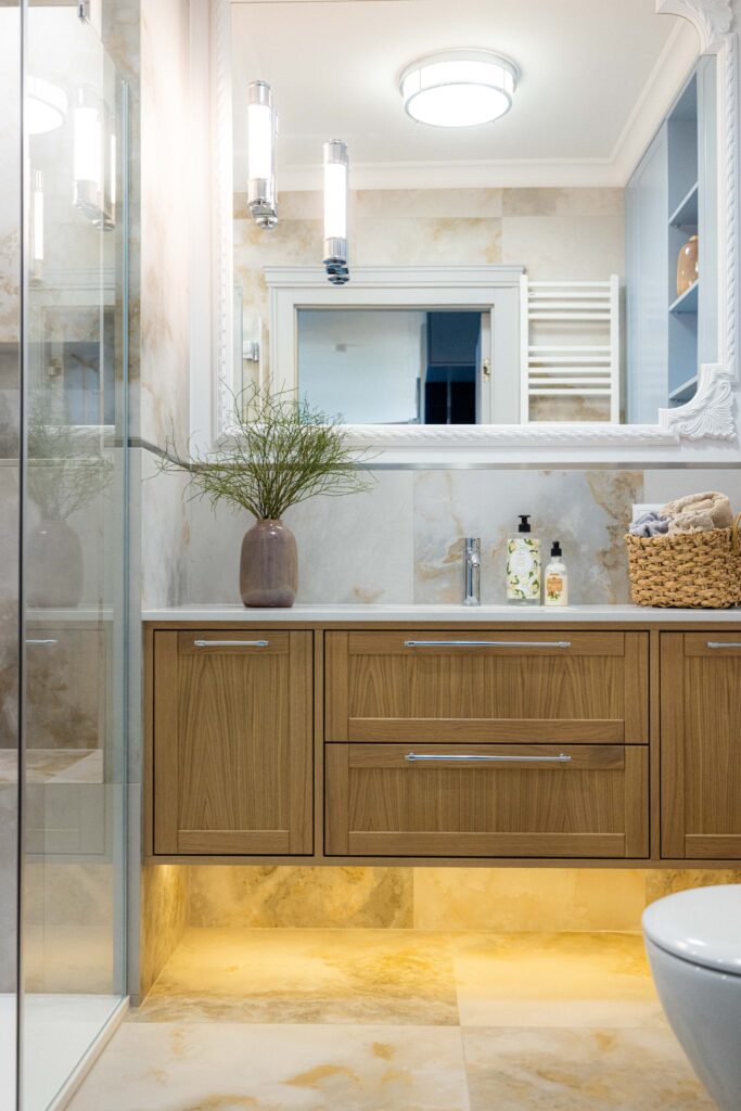 6J1A9692-683x1024 Stylowa przytulność z akcentami nowoczesnych błękitów