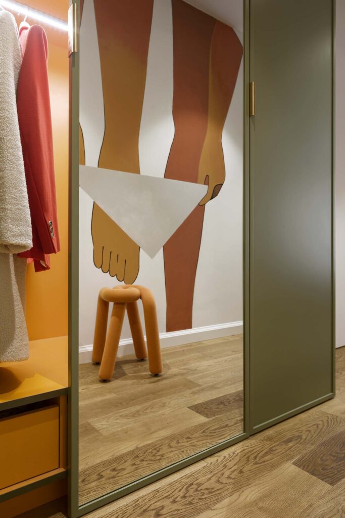 Archistory_Tilla_Architects_x_Gira-19-683x1024 Energetyczna mieszanka kolorów w podwarszawskim Brwinowie