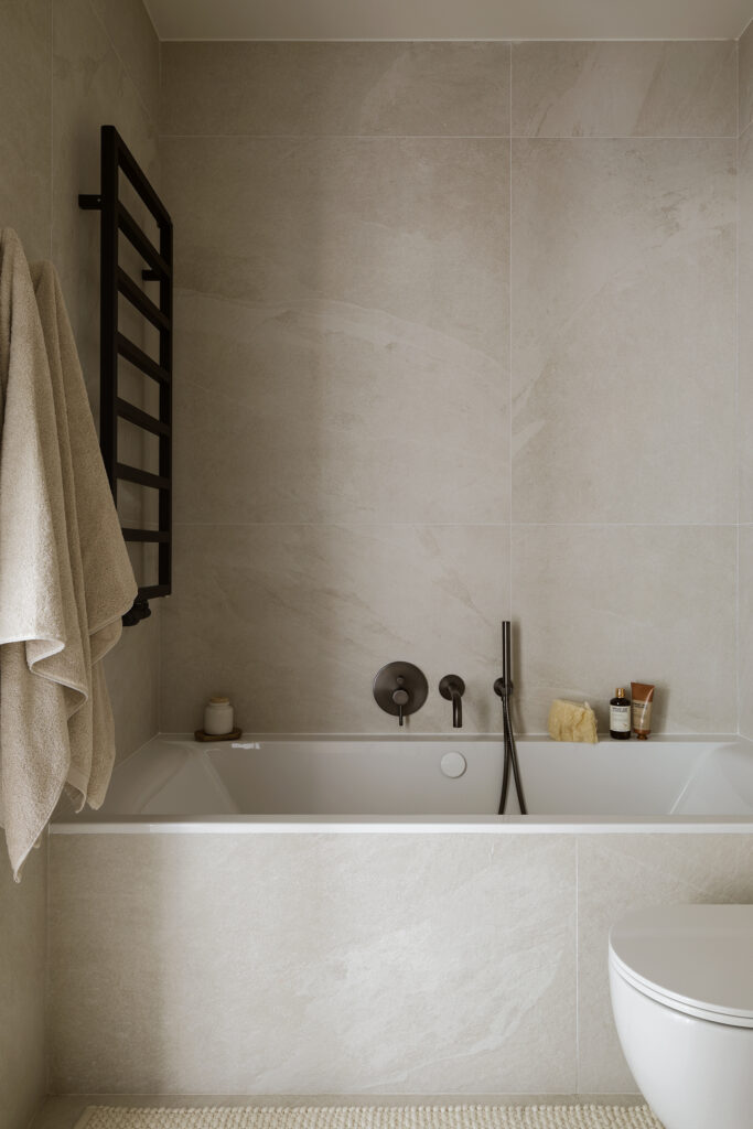 Archistory-arch.-Balicka-Design-x-Gira-fot.-Yassen-Hristov-15-683x1024 Dom zaprojektowany na bycie razem